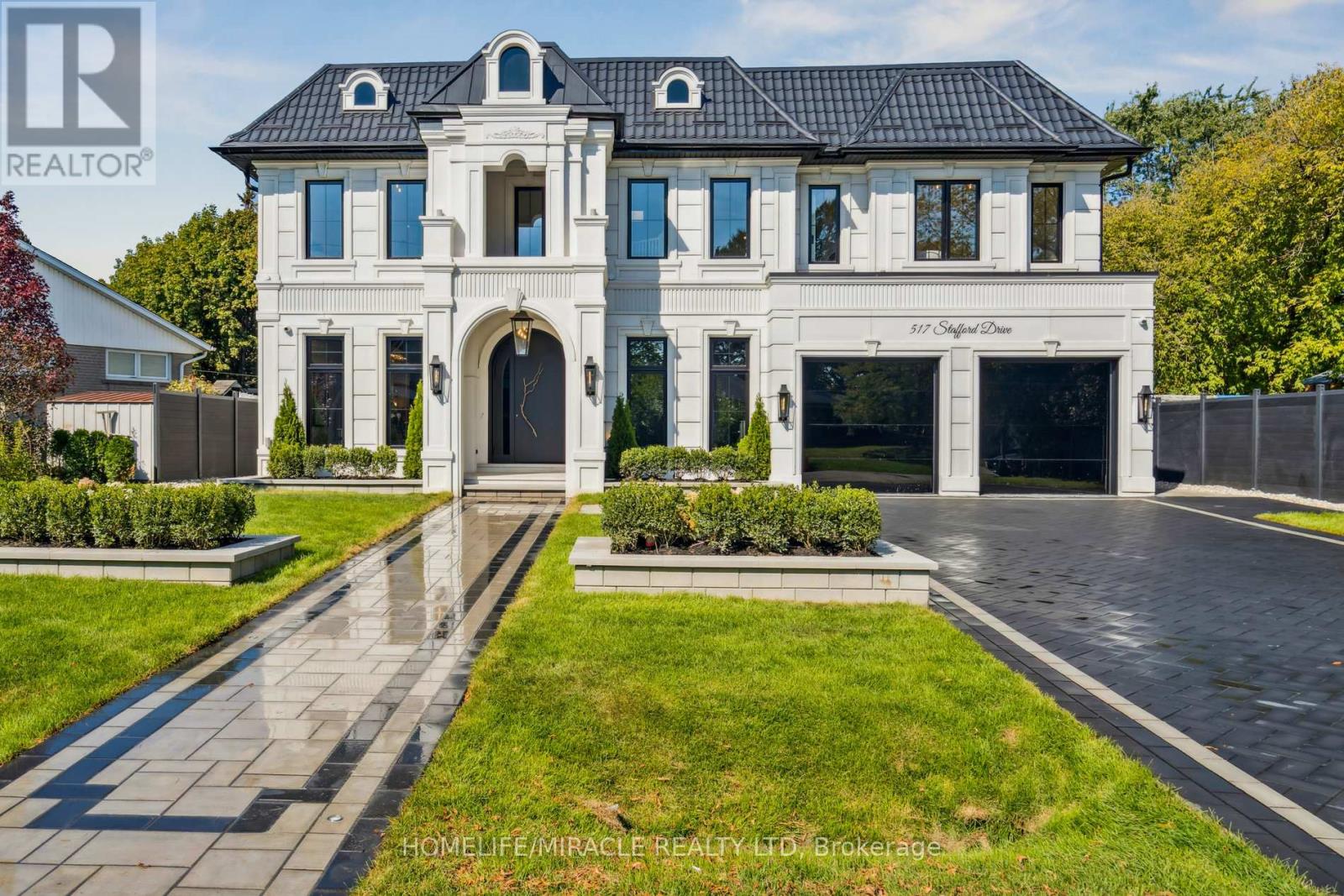 517 Stafford Dr, Oakville, ON L6L 4M4