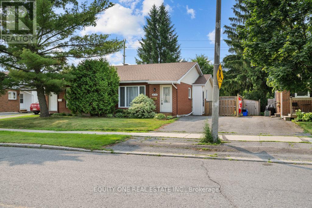426 Woodfield Dr, Ottawa, ON K2G 4E5