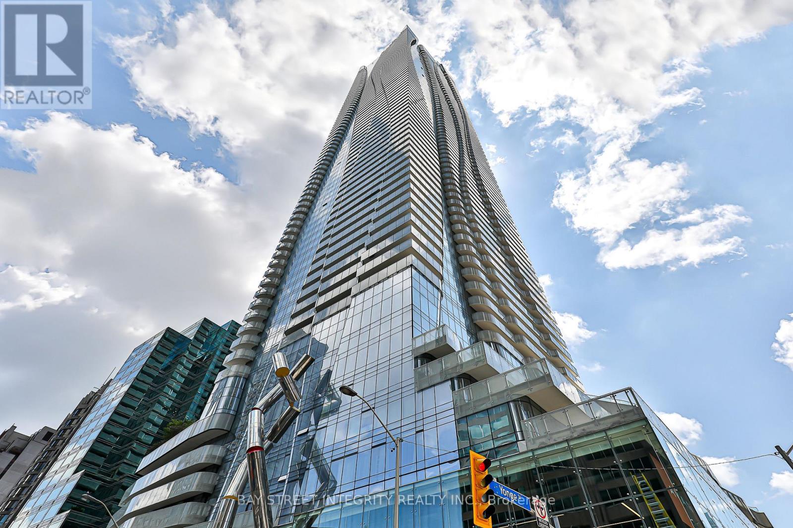 1110 1 Bloor St, Toronto, ON M4Y 2Z1