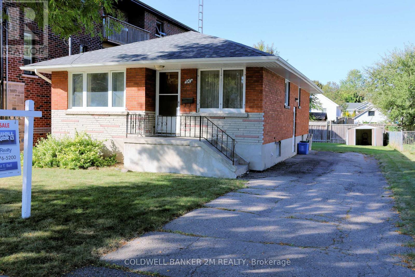 90 Cromwell Ave, Oshawa, ON L1J 4T6