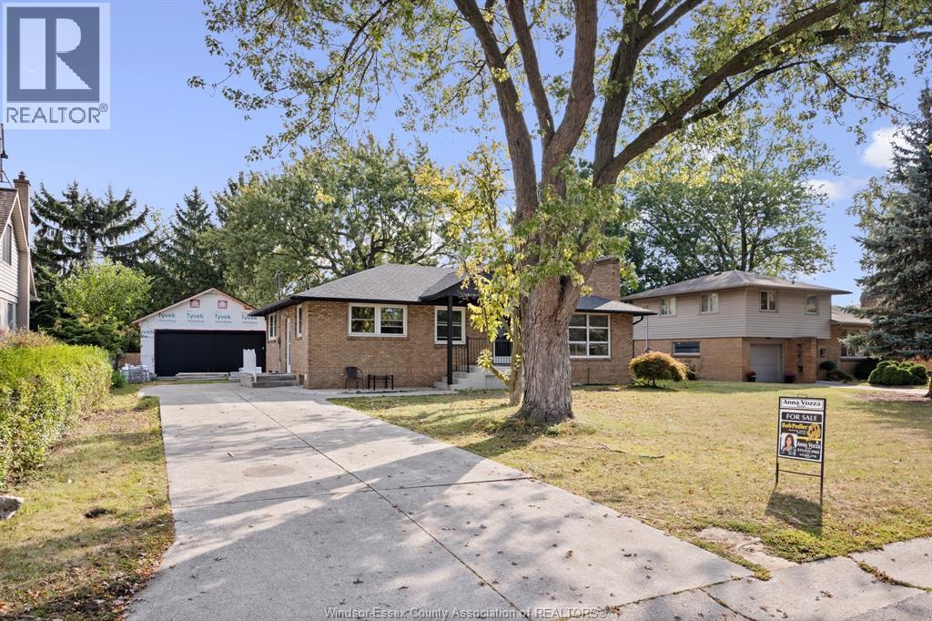 4360 Mount Royal, Windsor, ON N9G 3C4