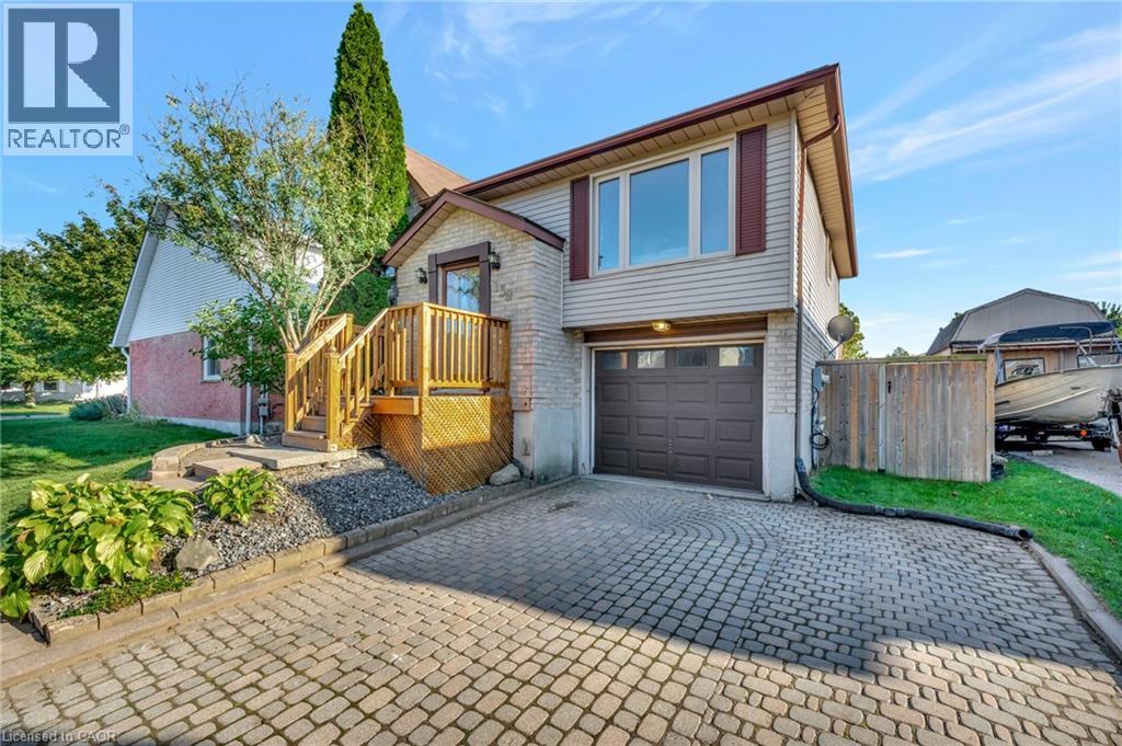 139 Ironstone Dr, Cambridge, ON N1P 1A4
