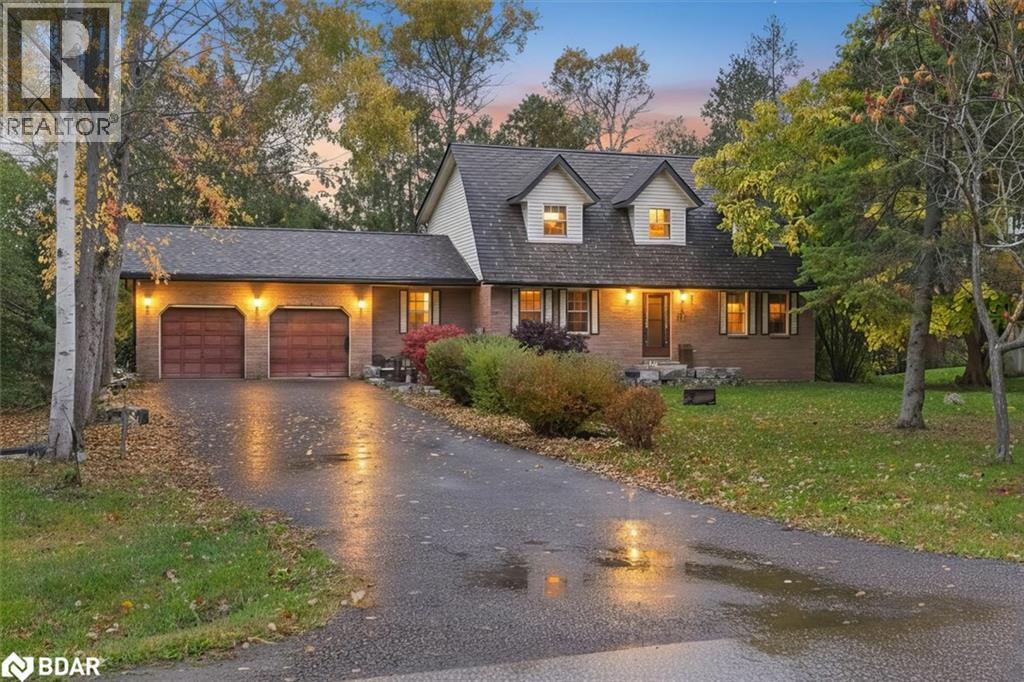 62 Evelyn Ave, Georgina, ON L4P 3C8
