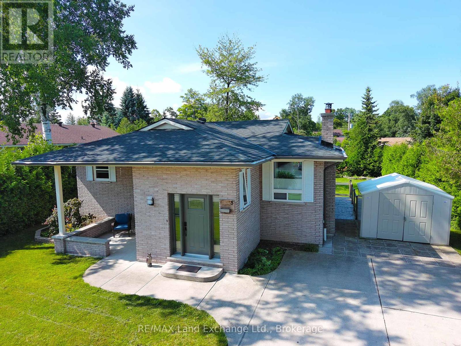 5 Macgregor Beach Rd, Kincardine, ON N2Z 1J6