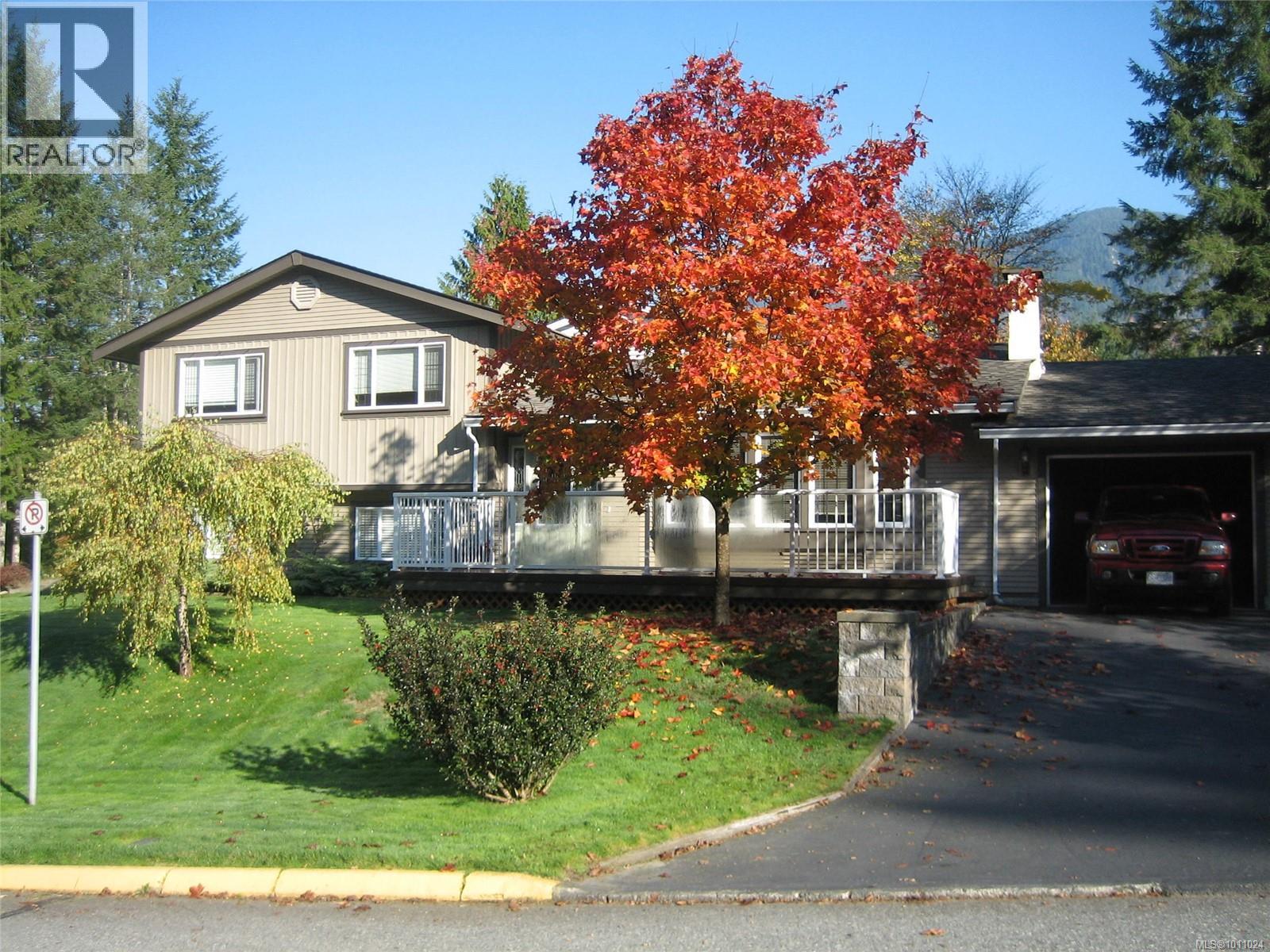 533 Dogwood Dr, Gold River, BC V0P 1G0