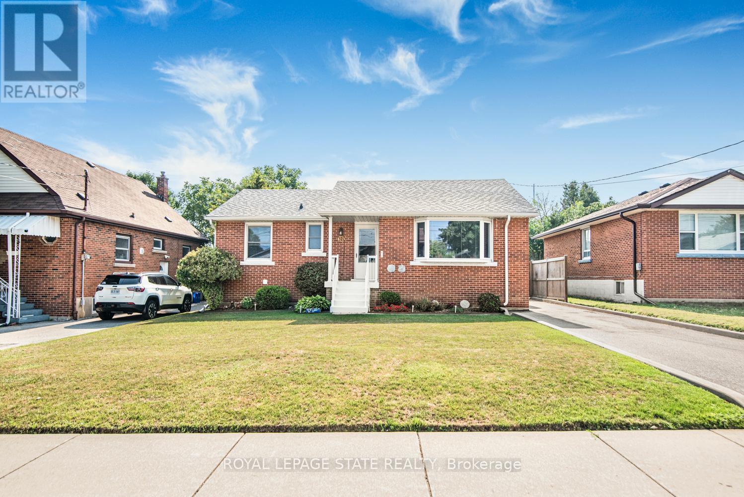 321 E 15th St, Hamilton, ON L9A 4G6