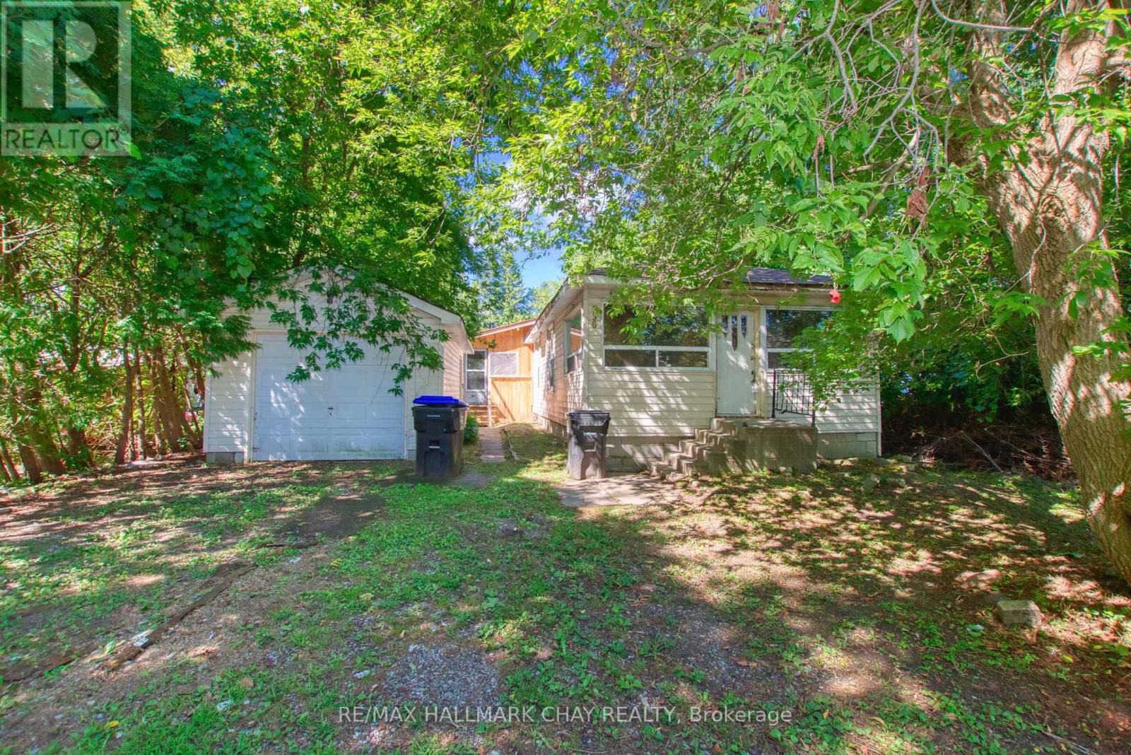 956 Carson Ave, Innisfil, ON L0L 1W0