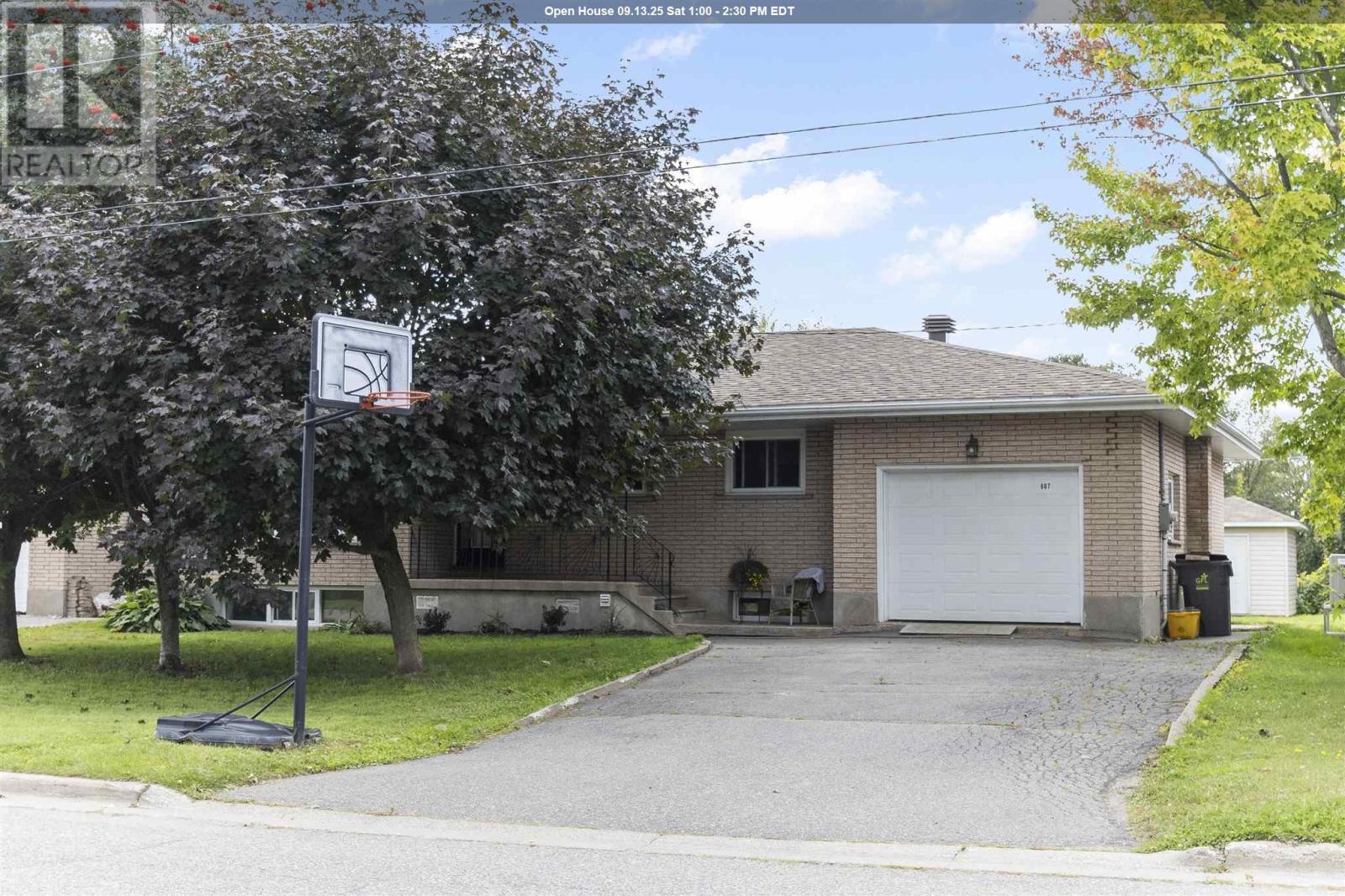 607 Wilson St, Sault Ste. Marie, ON P6B 2L5