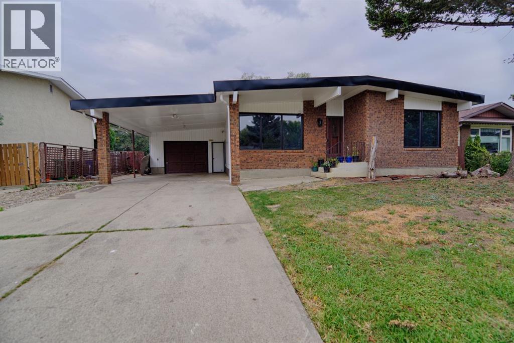 3726 Forestry Ave S, Lethbridge, AB T1K 4J5