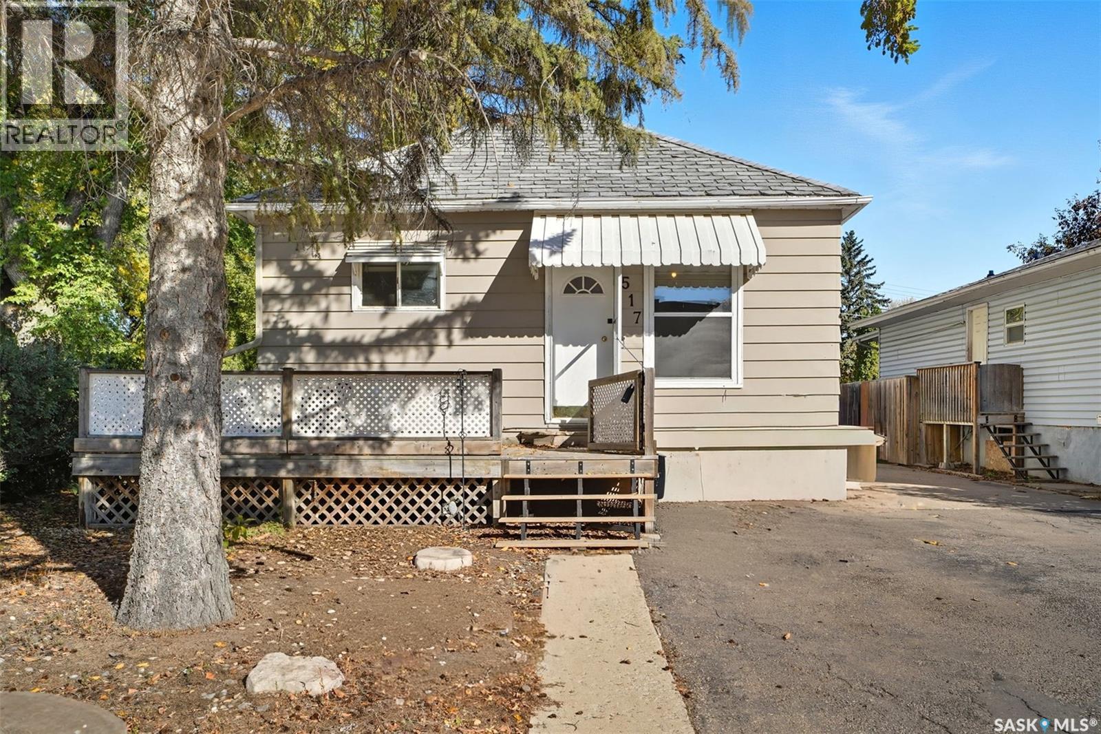 517 Isabella St W, Saskatoon, SK S7M 0E3