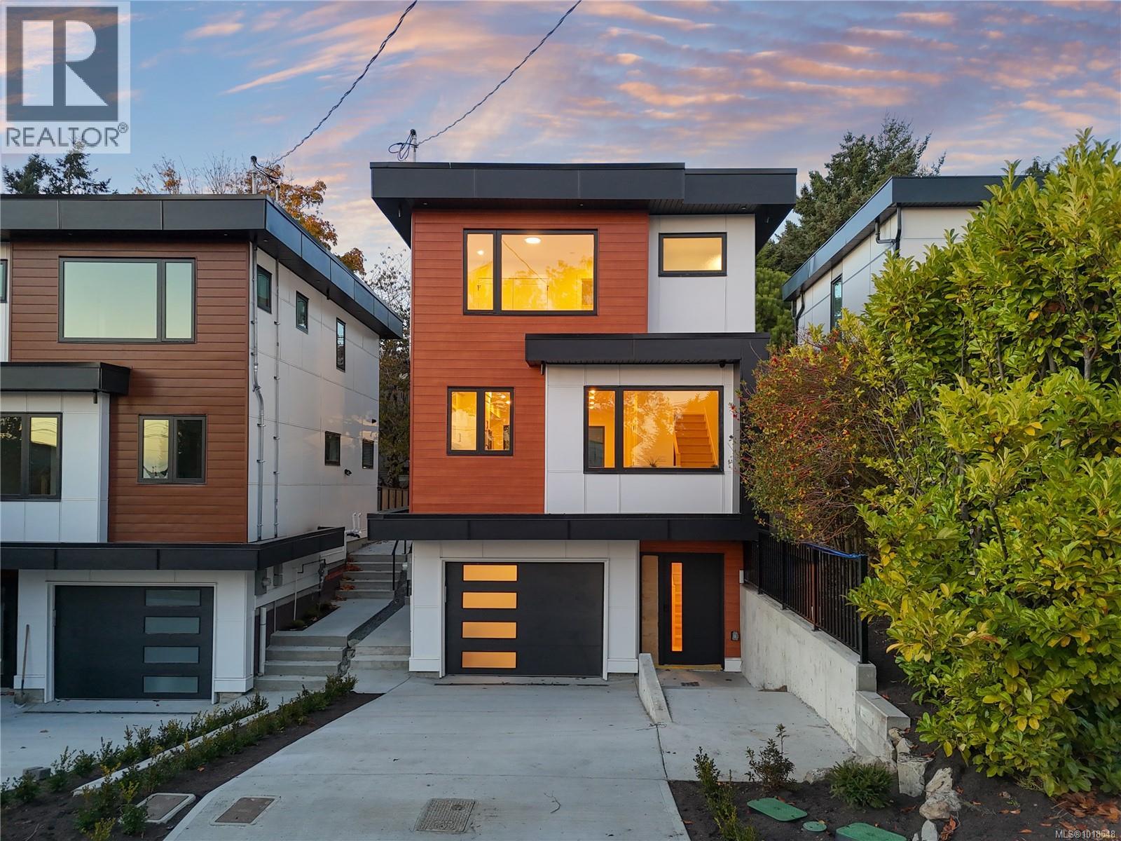 1342 Wood St, Esquimalt, BC V9A 5E1