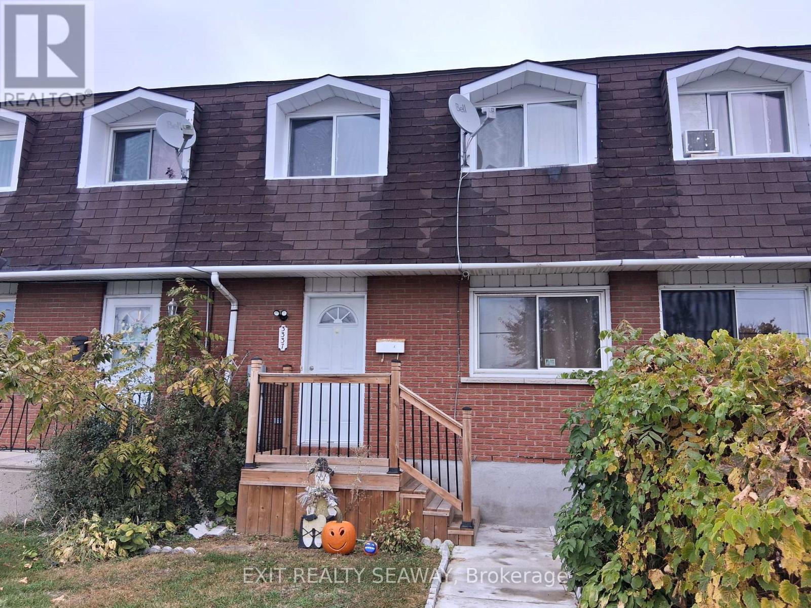 3337 Cadeb Ave, Cornwall, ON K6K 1H9