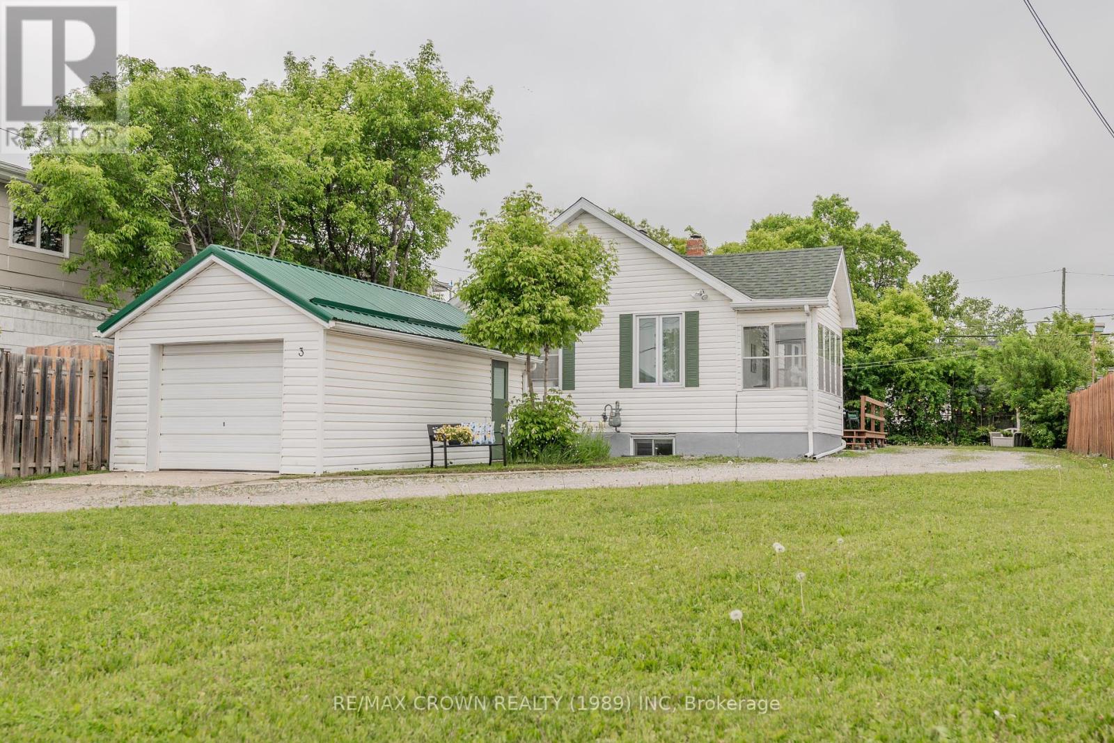 3 Ash St, Kapuskasing, ON P5N 2C7
