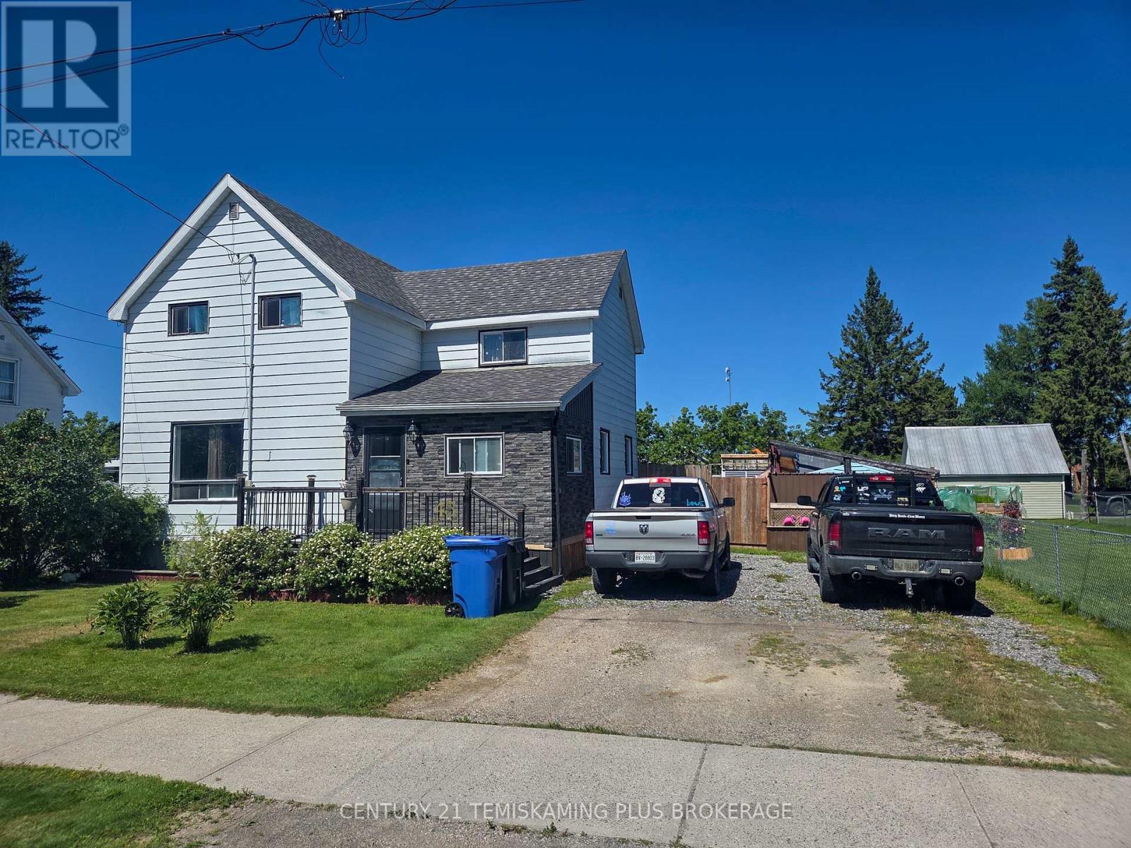 45 6th Avenue, Englehart, ON P0J 1H0