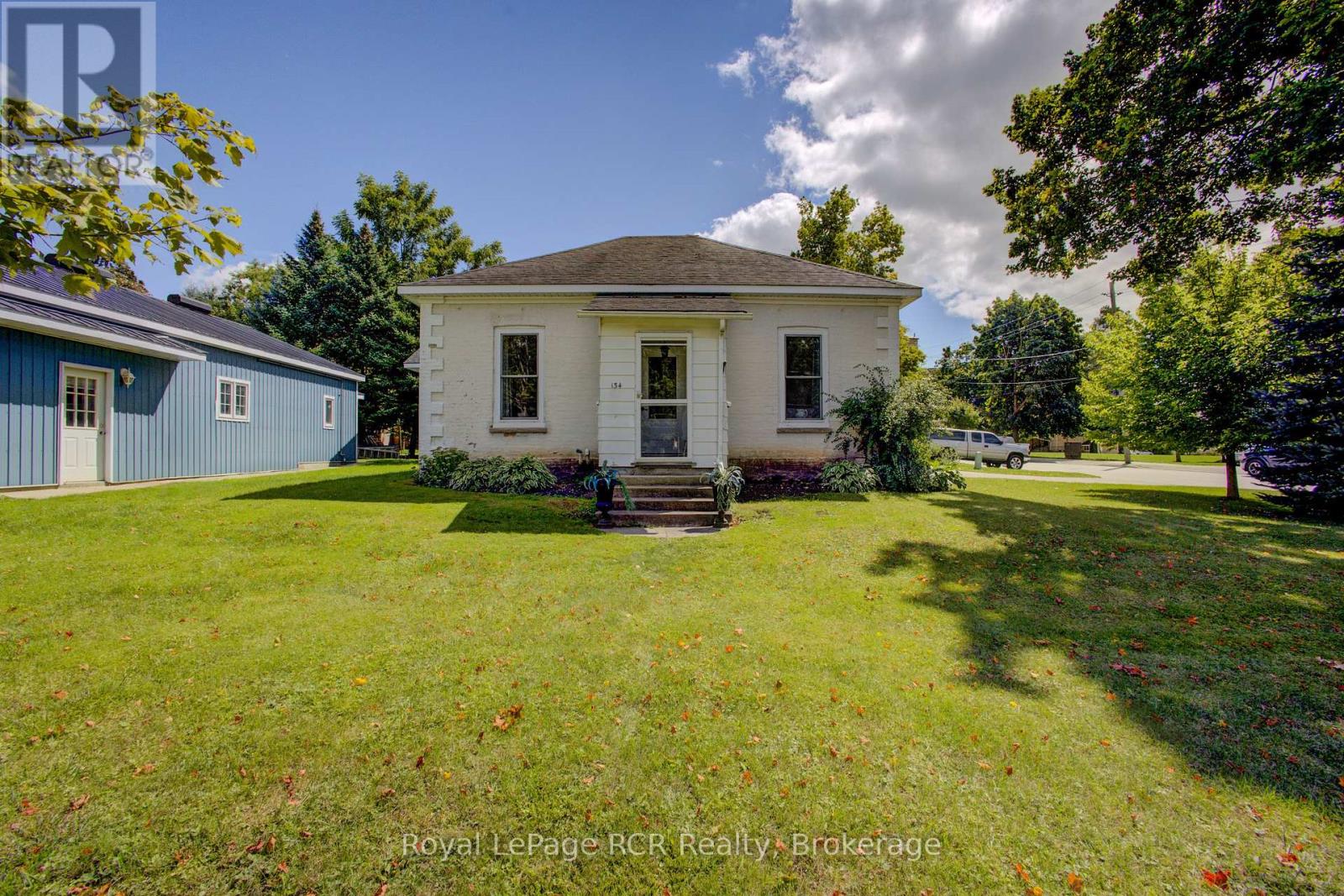134 Frederick St E, Wellington North, ON N0G 1A0