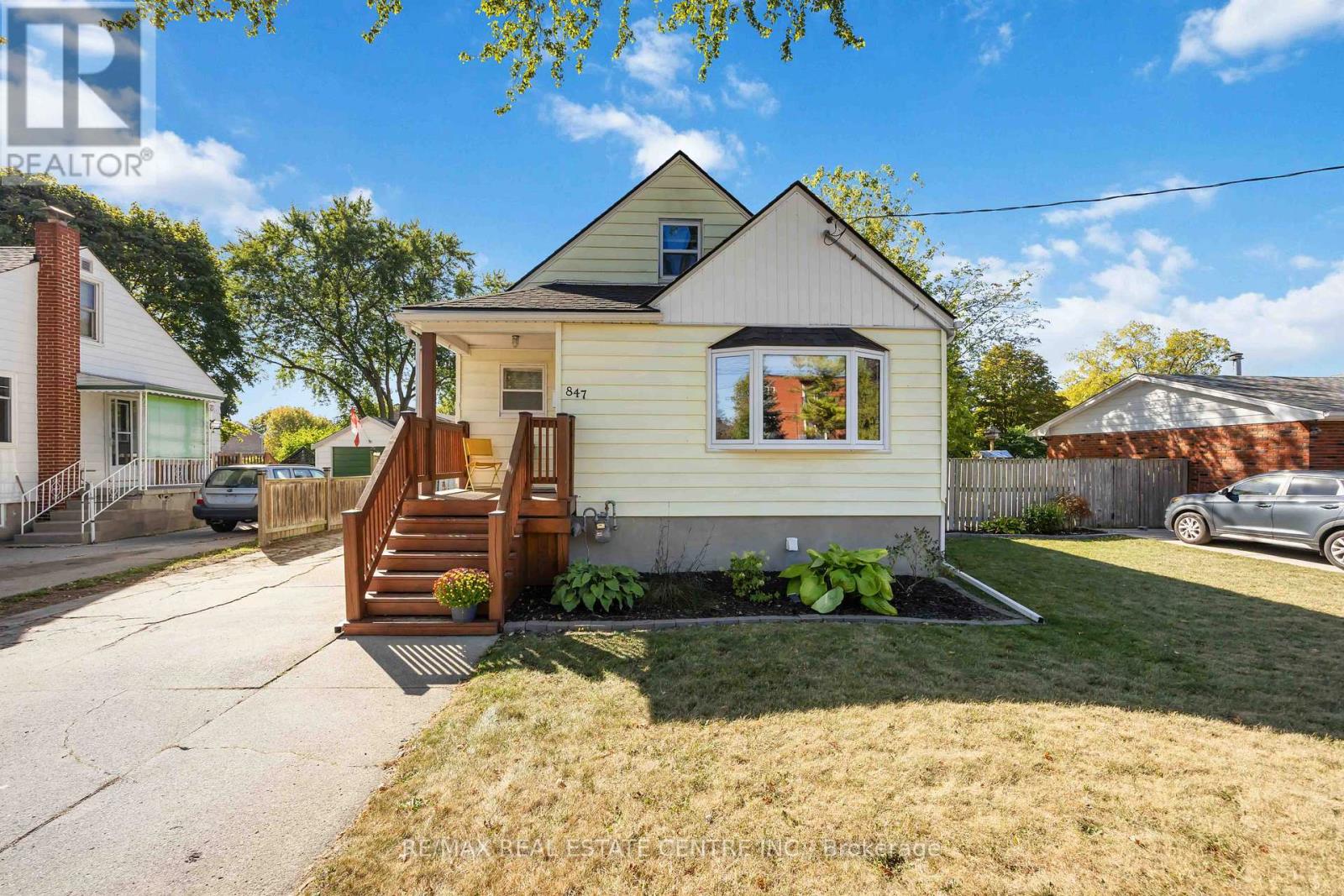 847 Wellington St, Sarnia, ON N7T 1J4
