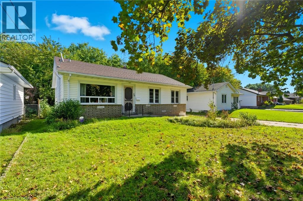 36 Woodelm Dr, St. Catharines, ON L2M 4N3