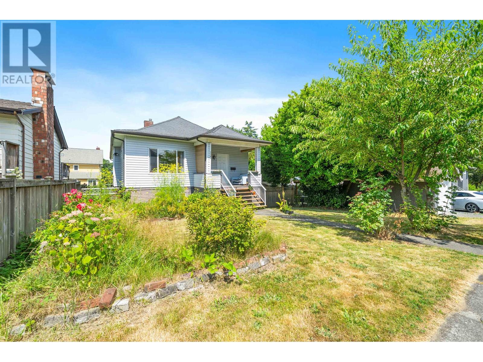 2781 Oxford St, Vancouver, BC V5K 1N5
