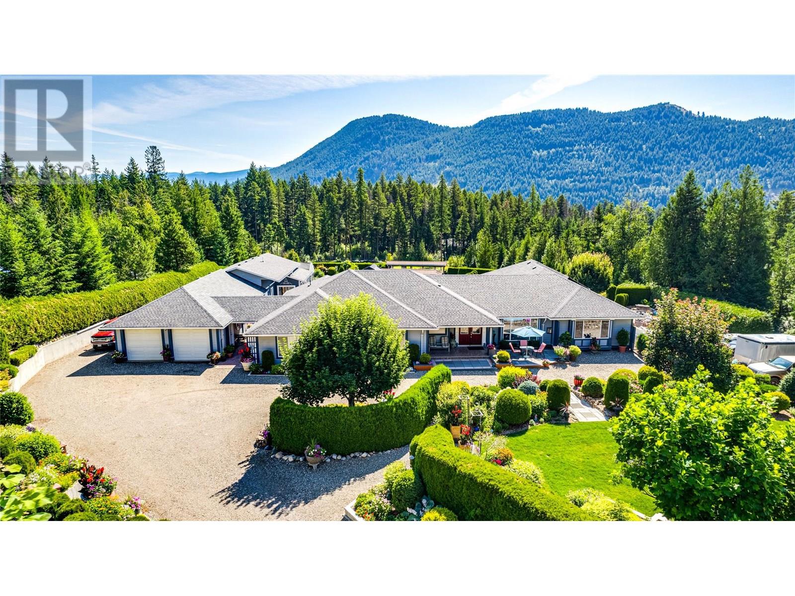 39 Ladyslipper Rd, Lumby, BC V0E 2G5