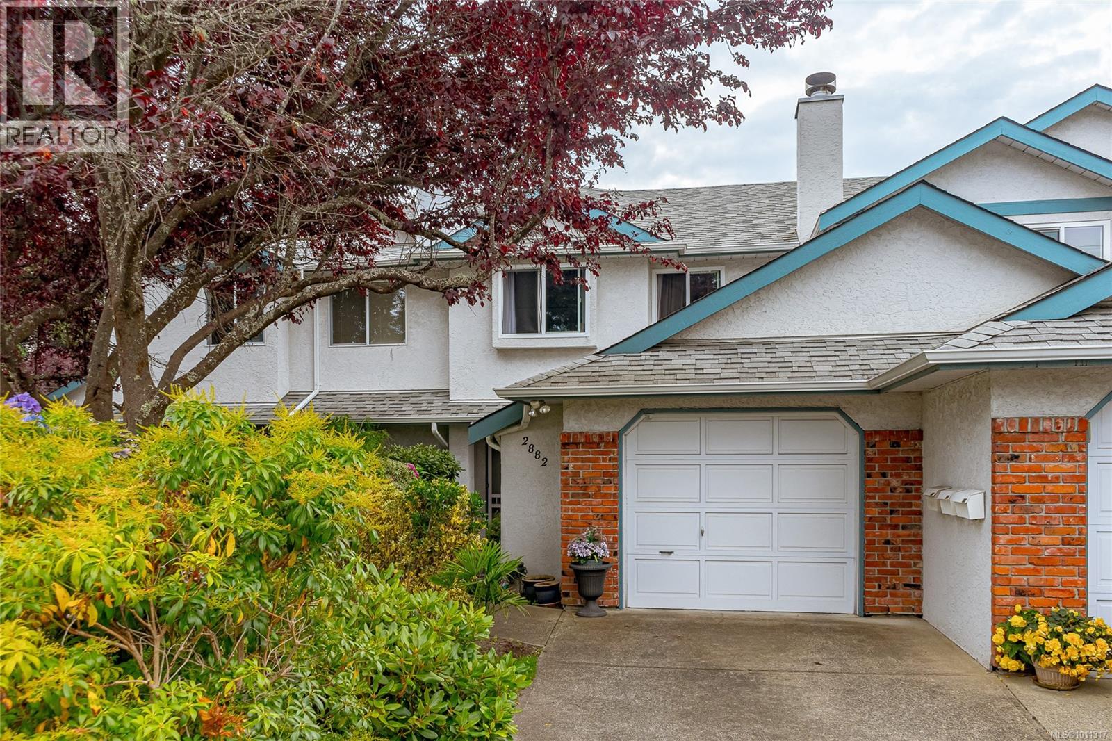 2882 Belmont Ave, Victoria, BC V8R 6T3