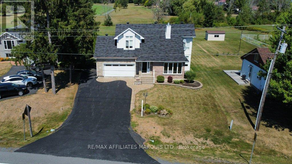 18235 County Rd 2 Rd E, South Glengarry, ON K6H 5R5