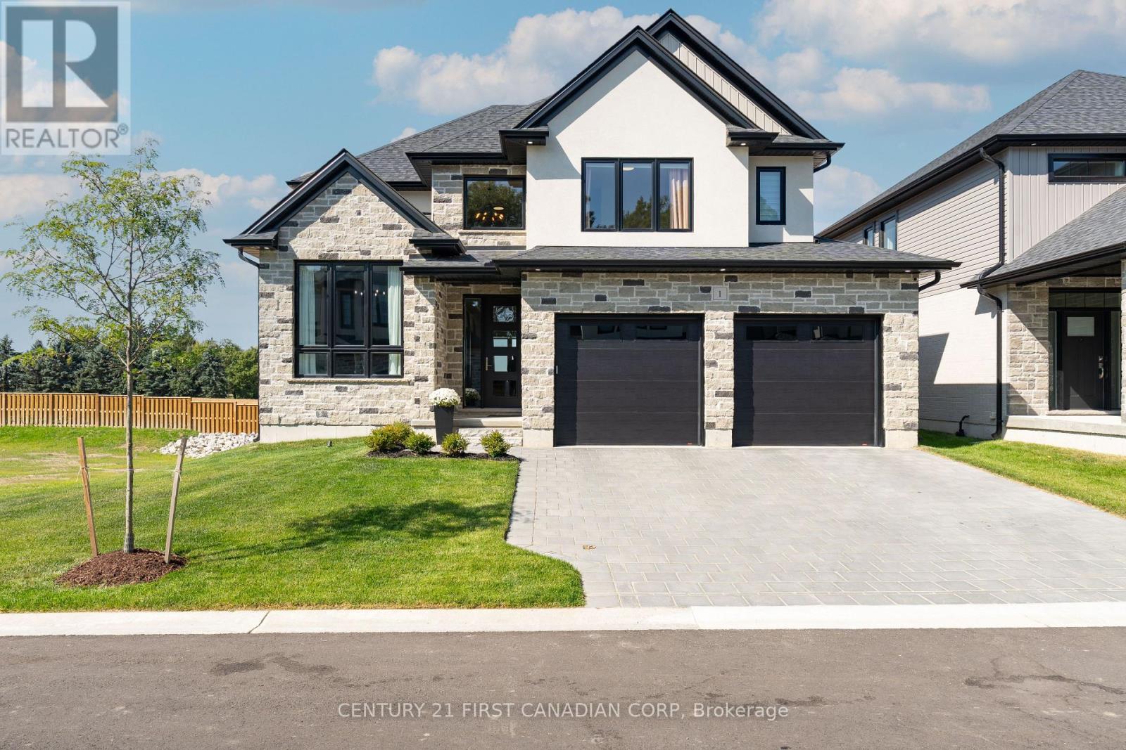 1 7966 Fallon Dr, Lucan Biddulph, ON N0M 1V0