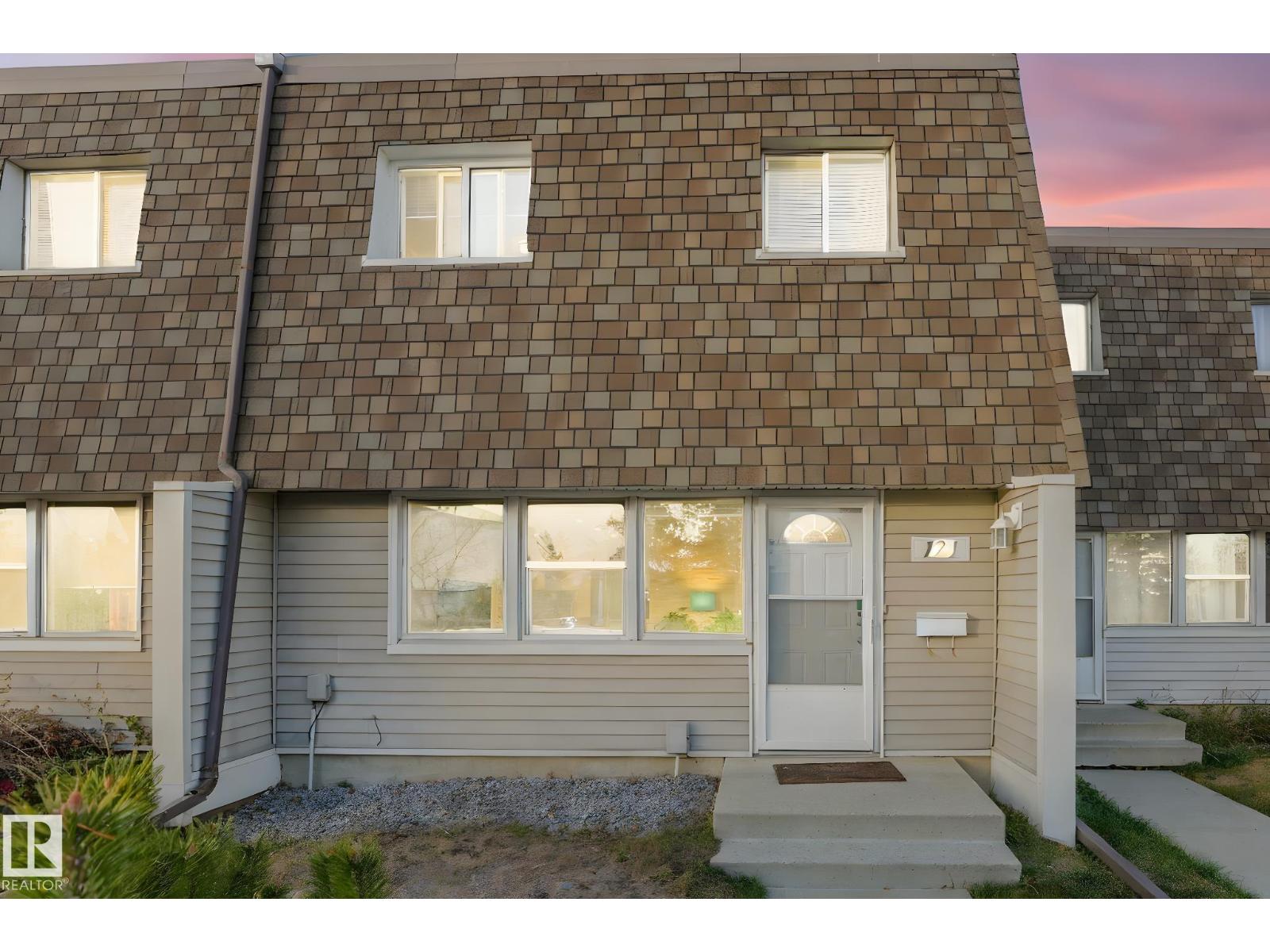 121 Village On The Green Gr NW, Edmonton, AB T5A 1H2