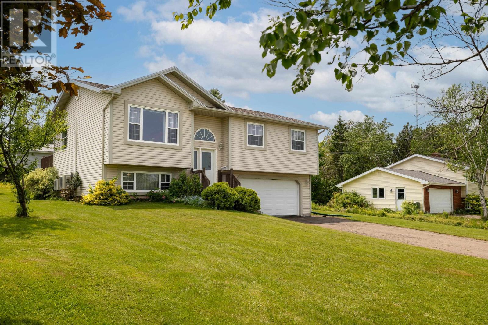 10 St Catherines Ave, Stratford, PE C1B 1A5