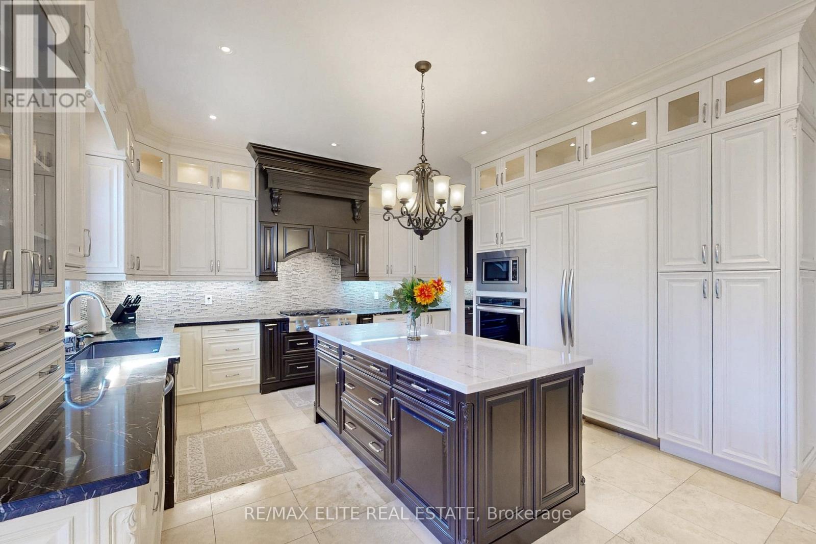 34 May Ave, Richmond Hill, ON L4C 3S6
