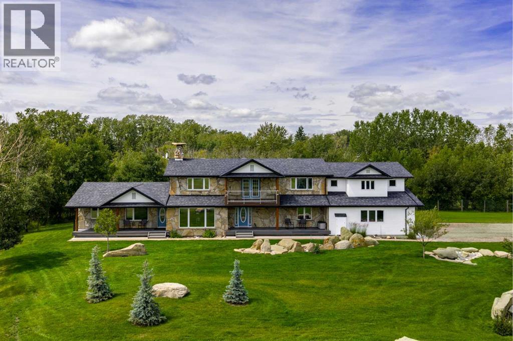 17 Oak Ave, Okotoks, AB T1S 1K6