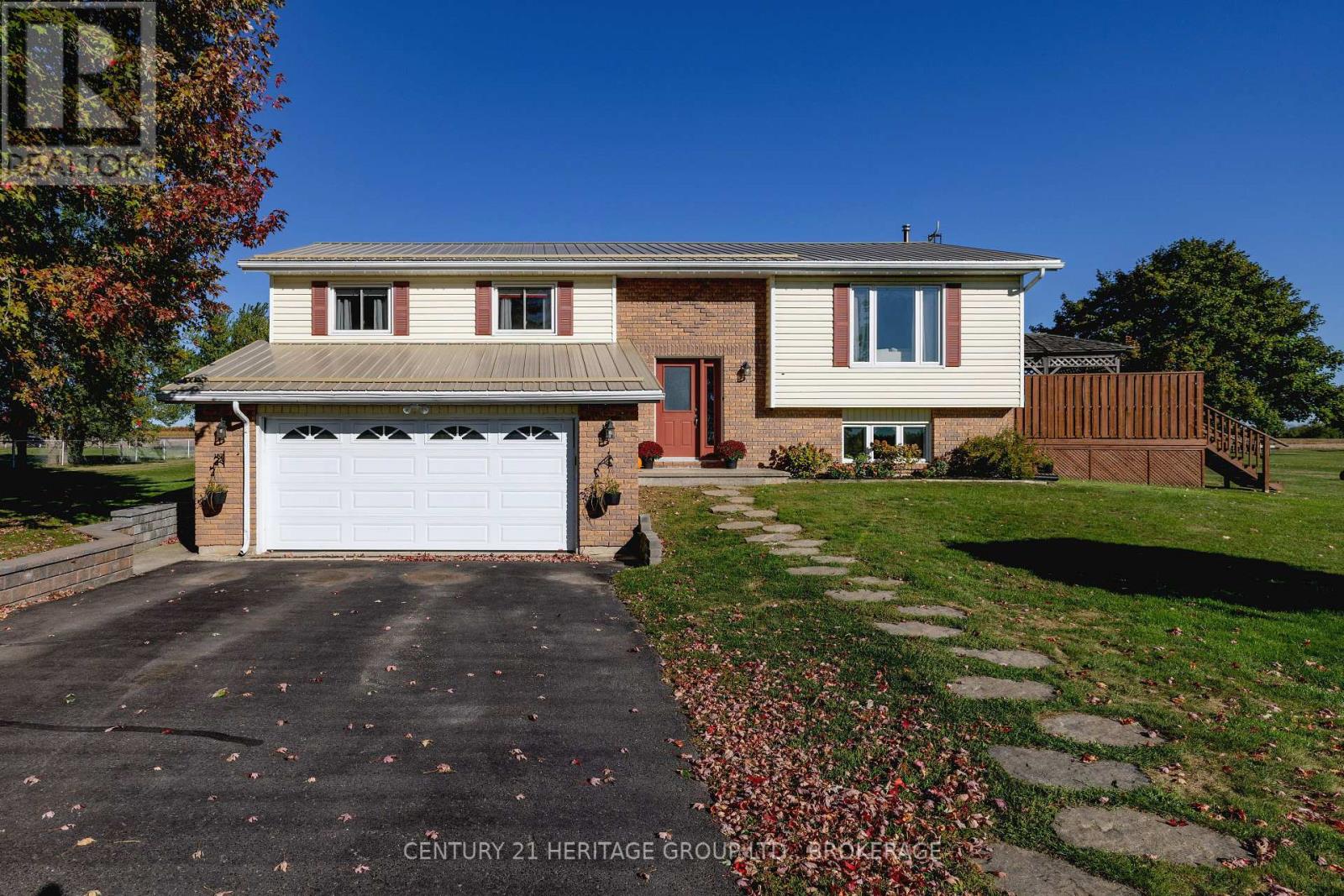 4376 Wilmer Rd, South Frontenac, ON K0H 2L0