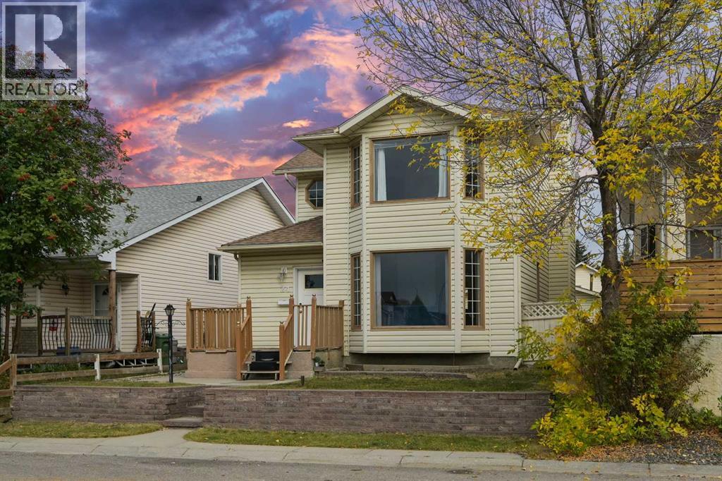 24 Laguna Close NE, Calgary, AB T1Y 6V1