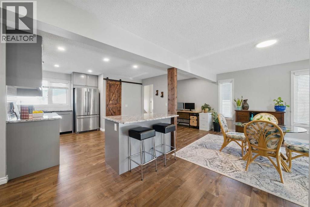 828 Hunterston Cres NW, Calgary, AB T2K 4N2