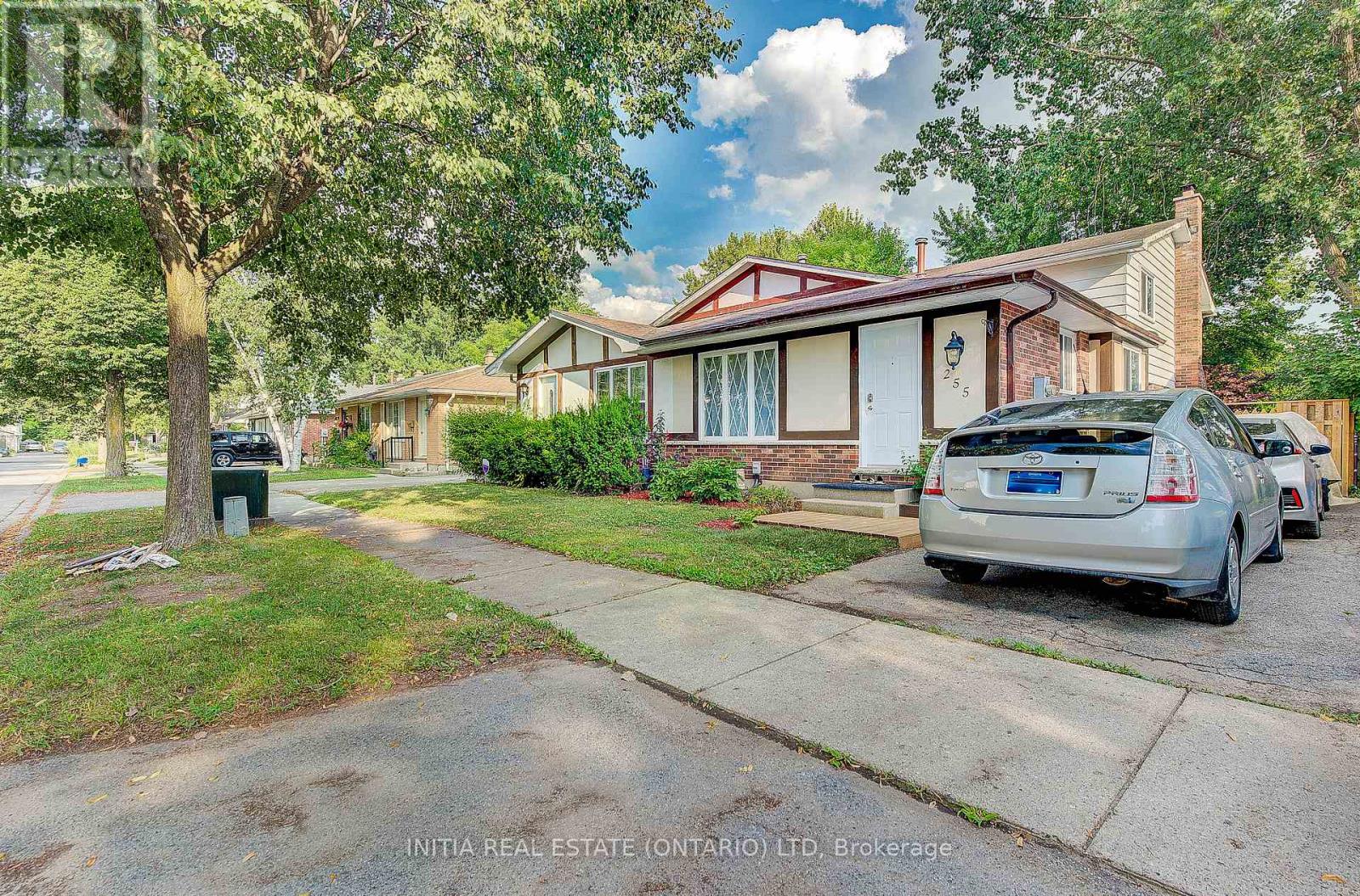 255 Brunswick Cres, London, ON N6G 3L1