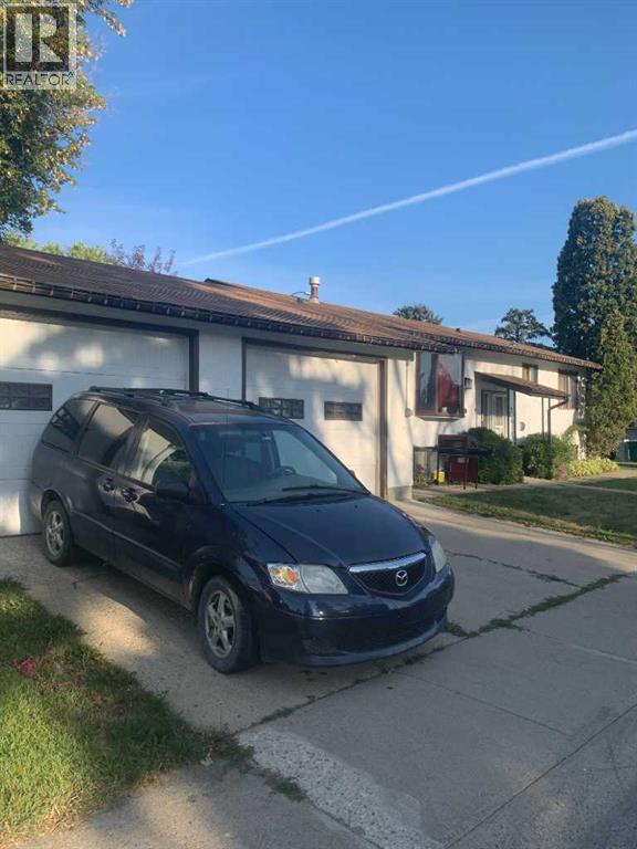 2004 Palm Rd S, Lethbridge, AB T1K 3M9