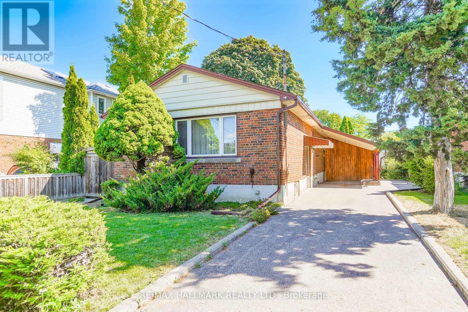 97 Vauxhall Dr, Toronto, ON M1P 1R1