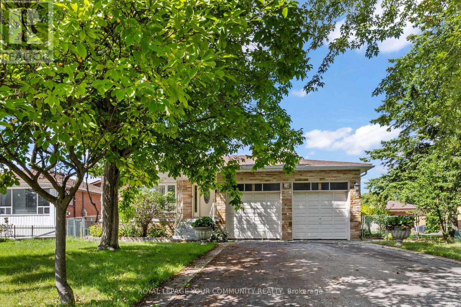 38 Spruce Ave S, Richmond Hill, ON L4C 6W1