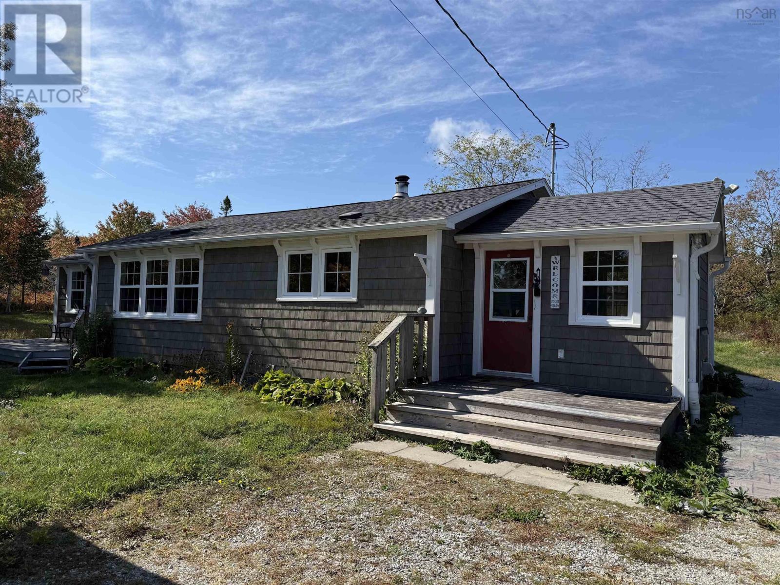 4167 Sandy Point Rd, Shelburne, NS B0T 1W0