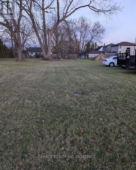 302 Aqueduct St, Welland, ON L3C 3T6
