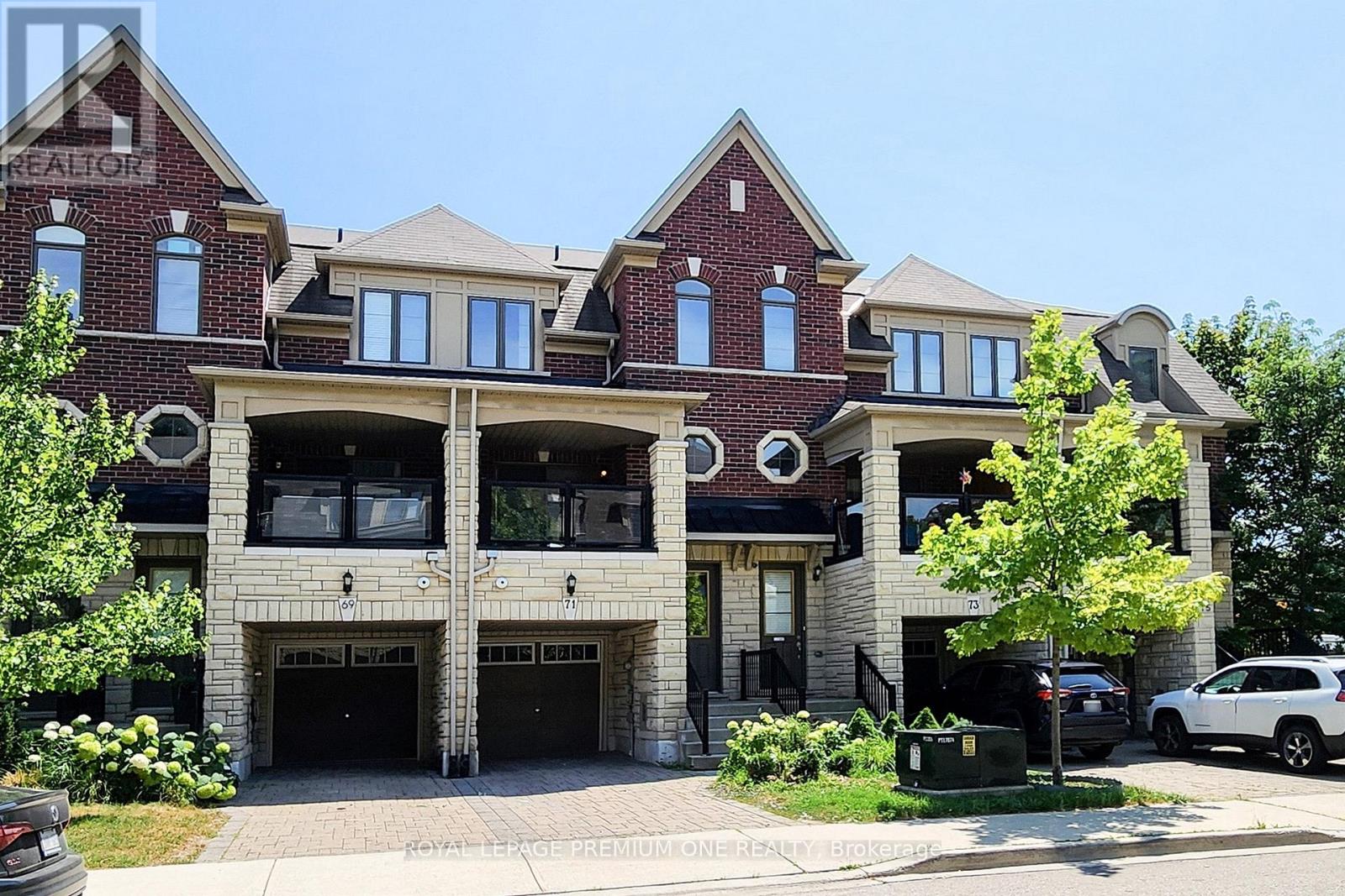 71 Dryden Way N, Toronto, ON M9R 0B2