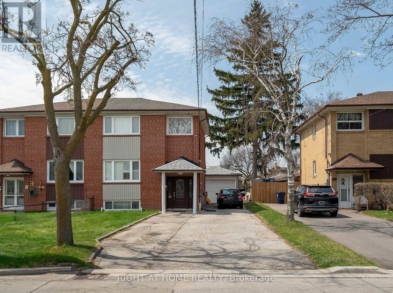 76 Habitant Dr, Toronto, ON M9M 2P2