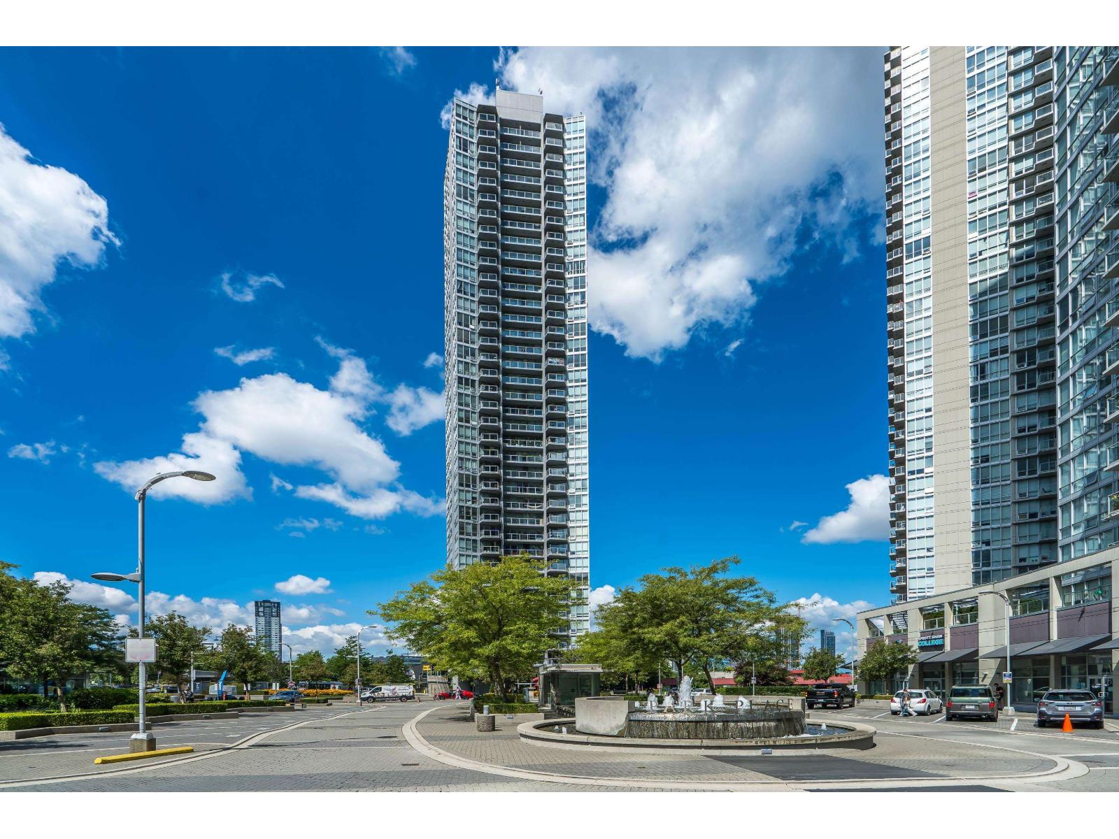 13618 100 Avenue Unit 1102, Surrey, BC V3T 0A8