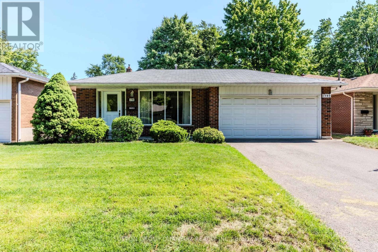 1798 Medallion Ct, Mississauga, ON L5J 2L7