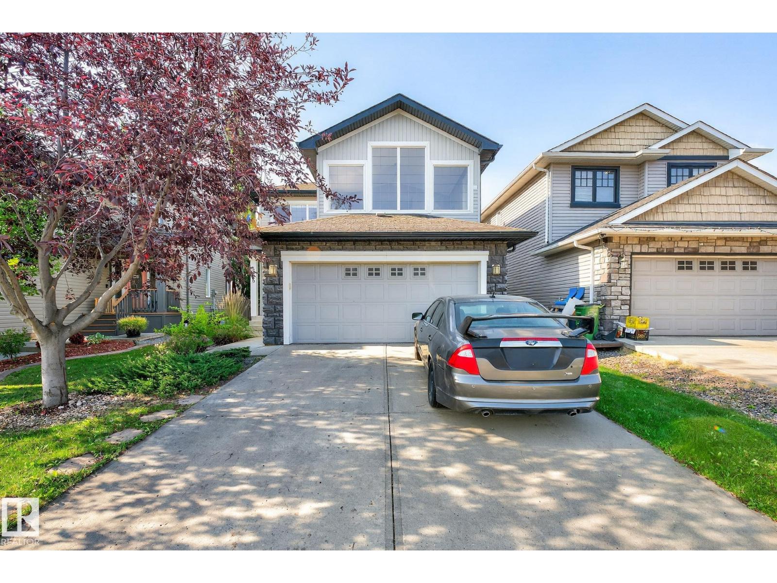 8429 Sloane Cr NW, Edmonton, AB T6R 0L3