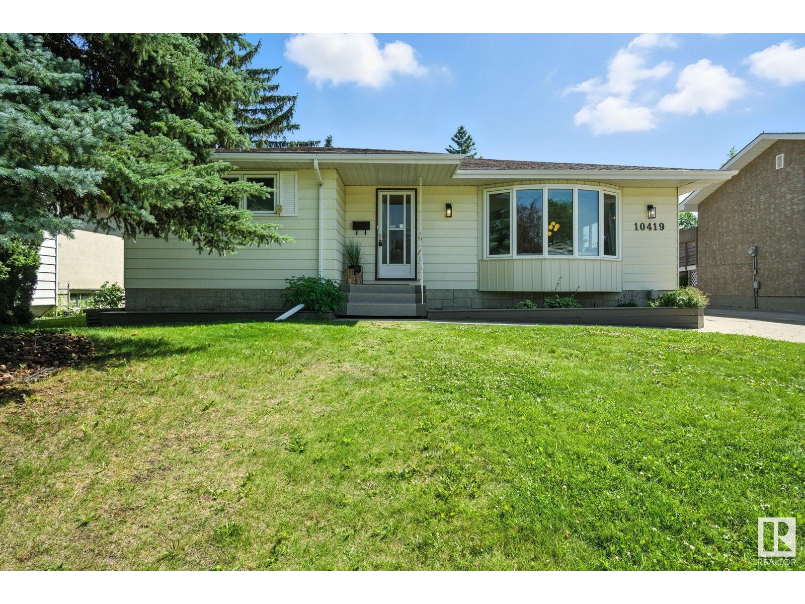 36 Av Nw Unit 10419 #a, Edmonton, AB T6J 2H7