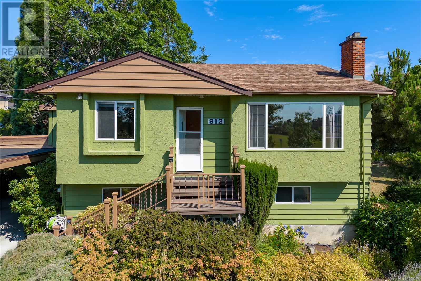 912 Burnside Rd W, Saanich, BC V8Z 1N2