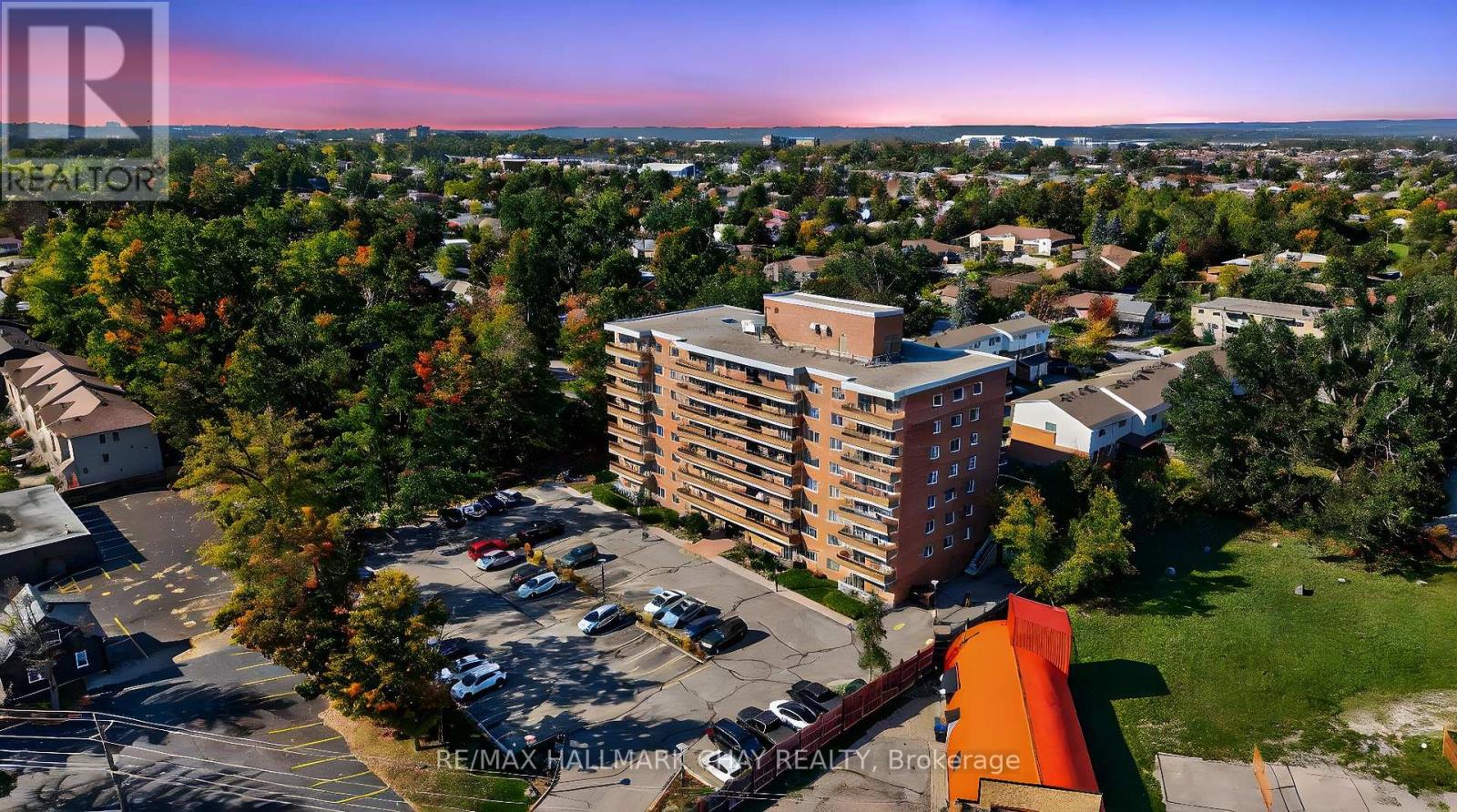 705 414 Blake St, Barrie, ON L4M 1L3