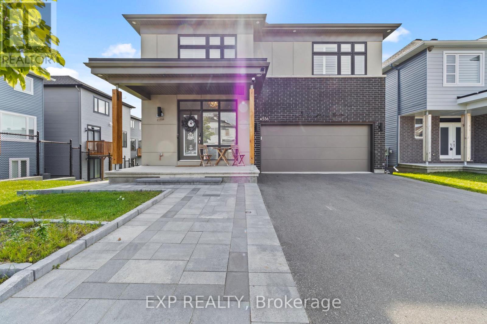 4556 Kelly Farm Dr, Ottawa, ON K1X 0G8