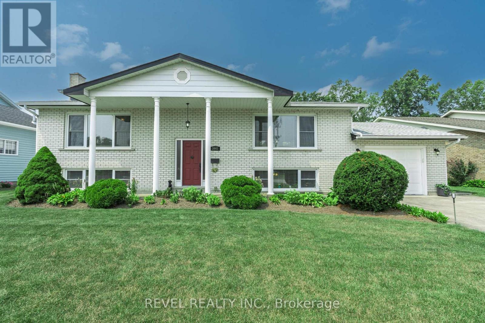 3641 Rapids View Dr, Niagara Falls, ON L2G 7M8