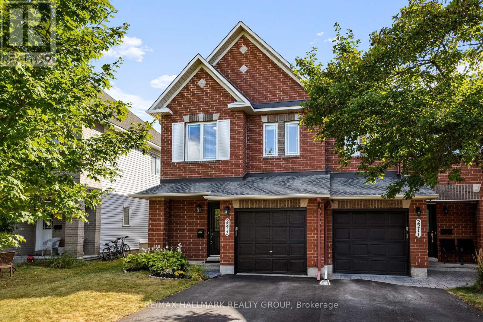 2213 Brockstone Cres, Ottawa, ON K4A 4V4